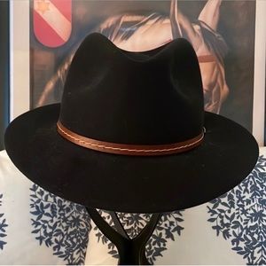 ⭐️ NAVY (please read that, it’s NAVY BLUE NOT BLACK) Borsalino Hat ⭐️